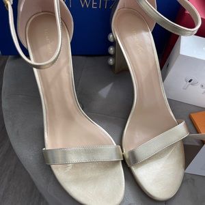 NEW STUART WEITZMAN Nearlynude Faux Pearl-Embellished Leather Sandals